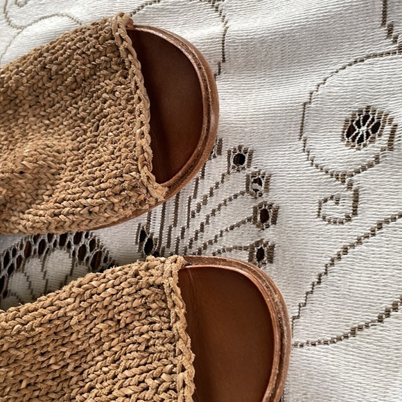 CYDWOQ Leather Arcana Netted Slip On Slides Sandals - Picture 3 of 8